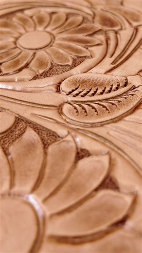 Circle Y Saddles on Instagram: "Sunflower Tooling🌻 What's your favorite tooling pattern? #circley #circleysaddles #handmade #handtooled #sunflowertooling #saddlemaking #leatherwork #leathertooling"