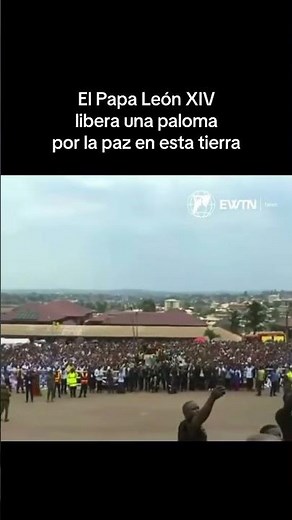 El Papa León libera una paloma por la paz en esta Tierra