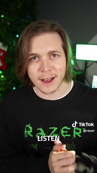 Player 2 Holiday Gift Guide with Razer Cobra Pro and More!