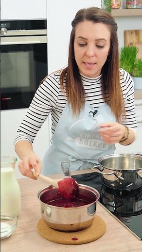 Rote Grütze 🍓🍨🥄 | Beerenkompott mit Vanillesoße | selber machen | Einfach Backen