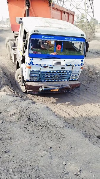Tata Dumper vs Tough Terrain 🚛