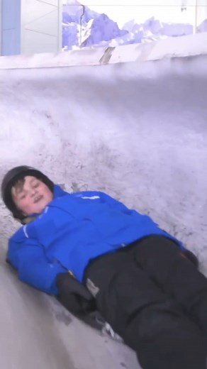 Looking for the ultimate real snow adventure in Manchester? ❄️ Chill Factore’s Snow Park is packed with thrilling activities for the whole family! From exciting sledging to racing on the Downhill Donuts, there’s something for everyone to enjoy. 🎢 Here’s what you can do: Ice Slide: Twist and turn your way down the slope for a rush of excitement! 🌀 Downhill Donuts: Zoom down the lanes in a giant inflatable ring and race to the finish! 🎯 Sledge ‘n’ Slide: Challenge your friends and family to a r