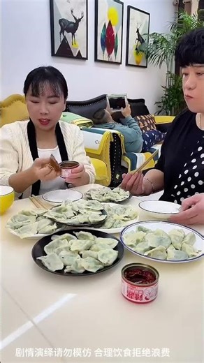 Stupid husband saw steamed buns, refused to eat, got angry when dumplings eaten by me and