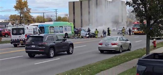 MVA Sheridan and Grayton Metro bus and SUV collision with reported injuries; driver extraction and engine bay fire extinguishment required. Video sent in by a follower 11/8/25🚨🚌🚒🚨 #buffalostreetnews716 WNY Incident Alerts Buffalo Street News 716 LIKE FOLLOW&SHARE | Buffalo Street News 716