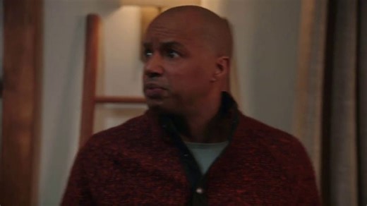 T-Mobile Home Internet TV Spot, 'Cabin' Featuring Donald Faison, Zach Braff
