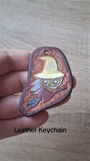 Leather Keychain I make unique accessories from vegetable tanned leather. All my products are hand crafted. You can order various options to suit your needs.l only use high quality materials (USA, Italy). If you need something special, high-quality and durable,contact us! Delivery within the EU. #wich #leatherkeychain #artkeychain #leatherart