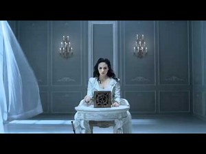 Lost Girl, Season 2 - Premieres September 4 @ 9 ET/PT