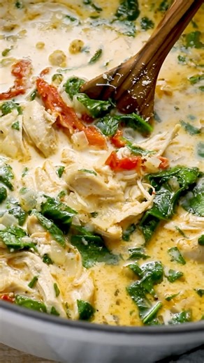 This low carb chicken soup is packed with flavor and only takes 25 minutes! | The Best Keto and Low Carb Recipes
