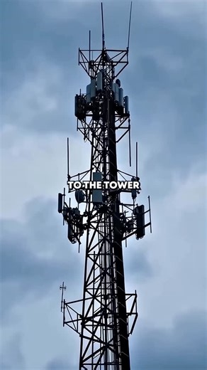 Smart review on Instagram: "Your ‘Private’ Search History? It’s on a Server Somewhere.” Is the phone in your hand a personal device or a government surveillance tool? Every search, every location ping, every voice assistant command is data. And that data isn’t just for targeted ads. It’s the digital footprint the government can, and often does, follow. We trade our privacy for convenience, assuming “I have nothing to hide.” But history shows that the power to surveil, once granted, is rarely rev