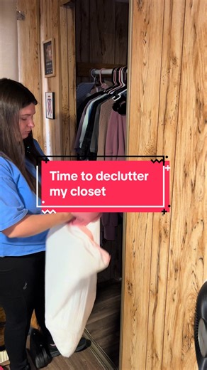 How to Effectively Declutter Your Closet