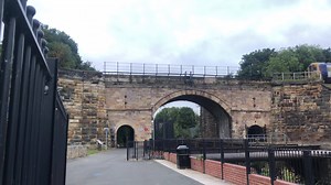 🌉 The oldest continuously-used railway bridge in the WORLD turns 195 this weekend.🥳 On 27th September in 1825, the public could travel by steam train for the first time! 🚂 Our teams have been busy improving the historic Skerne bridge: ➡️ https://bit.ly/35Y2KHS | Network Rail