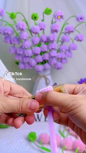 DIY Pipe Cleaner Flowers Tutorial for Handmade Gifts