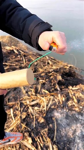 Cracker Boi on Instagram: "Big dynamite throw in water 🤯🤯 #fireworks💥 #crackers💥 #experiment #pyro #fireworks #4thjuly"