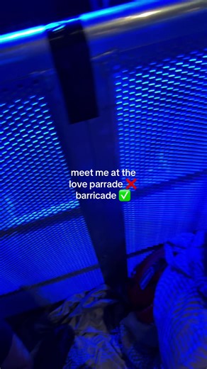 Concert Barricade Tips for Front Row Fans