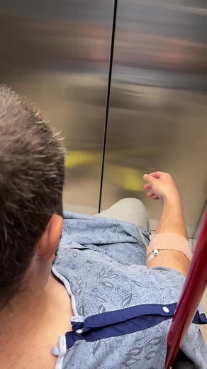 This was his first time outside since he left the house by ambulance 8 days ago. 🥹 @Taylor Howard