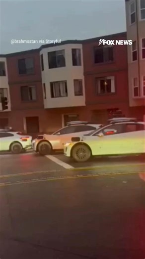 67K views · 297 reactions | TECH TRAFFIC JAM: Waymo driverless cars create a bizarre scene in San Francisco, blocking an intersection as a massive power outage knocked out traffic signals and plunged the city into darkness. The company is restoring its robotaxi service in the city, where nearly 10,000 people are still without power. | Fox Business | Facebook