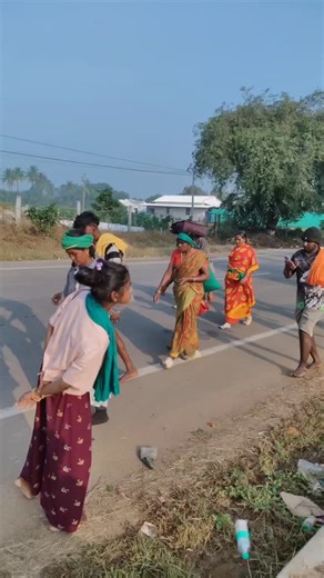 VADA_NANBA_🫂❤️‍🔥 | பழனி பாதயாத்திரை காமெடி வீடியோ 😆😆 . . . #comedy | Instagram