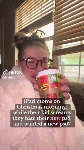 iPad moms on Christmas be like: ‘Not my circus, not my PS67’ 😭🎄 #iPadMom #iPadMomBehavior #ChristmasTok #fyp