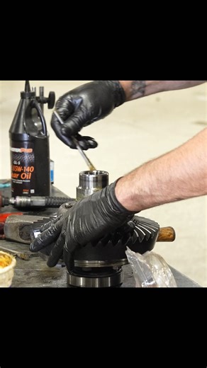 Reassembling the Rear Locker on a Jeep Gladiator Rubicon | Yukon Gear Upgrade ⚙️🔧 #jeep #mechanic #jeepgladiator #jeepgladiatorrubicon #4x4 #jeeplife | Cape Fear Customs