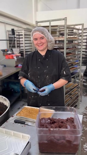 Because it’s the best of both worlds 😍 This is a Brownie Blondie Bake and it legit is the best of both worlds! Vanilla blondie mix marbled with my gooey chocolate brownie for the absolute most delicious bite 🥰 Available now as a part of my mystery and Build Your Own Box! | Ridiculously Rich By Alana