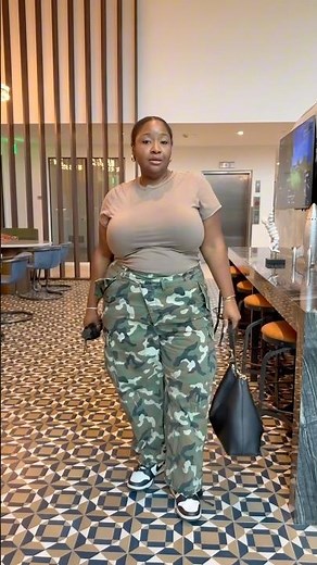 Plus Size Casual Cargo Pants Outfit Idea 🔗 In The Description To Shop