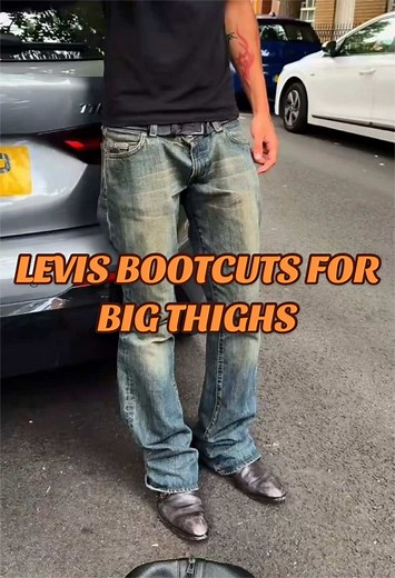 Bootcut Levi's that actually fit people with big thighs. #levis #bootcutjeans #bootcut #levi #mensfashion