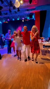 Ein spontaner TrioFox mit Daniel & Angela & Biggi #danielundangela #triofox #tanzen #fyp Angela Pregl Biggi Fo | Daniel Markus