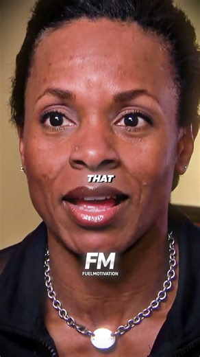 Try Not To Cry… Air Force Pilot Surprised By His Family After Months Away 🇺🇸