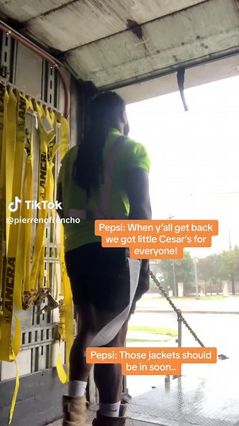 Rainy days as a delivery driver are the absolute best ❤️ #pepsi #deliverydriver #pepsishow #geobox #cdl #pepsidriver