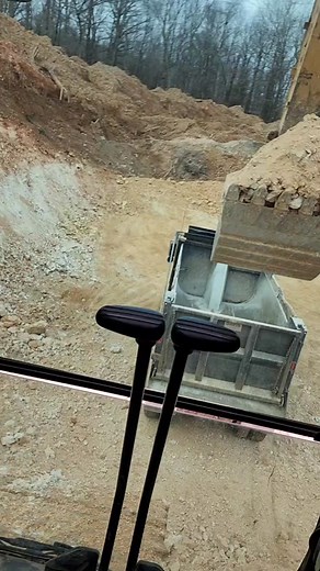 loading trucks makes for a good day! #whiterock #heavyequipment #operator #dirtyhandscleanmoney🤙🏼 #quarrylife#CAT