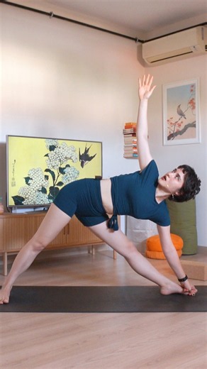 50-Minute Dynamic Vinyasa Yoga Practice on the Channel ✨