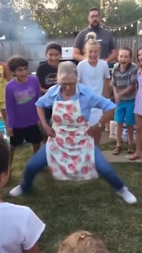 🤣 GO GRANNYYYY! 💪👵 When grandma enters the kitchen, chaos and comedy follow! From secret recipes to unstoppable energy — she’s the real MVP of the house! ❤️🔥 #GoGranny #FunnyReel #KitchenQueen #FamilyLaughs #GrandmaGoals | Easy Recipes