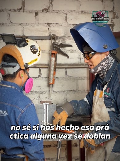 Aprende con Marco, en este video Marco nos enseña como son nuestras clases personalizadas que tienen nuestros alummnos al entrar a nuestras clases prácticas, como vemos , las clases son completamente personalizadas y estareán a cargo de instructores calificados que ayudarán en tu desarrollo. Si quieres ser uno de ellos puedes escribirnos al siguiente níumero 📱 986 262 378 | Welding Peru