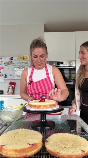 Meet Rosie: The Birthday Cake Decorating Expert
