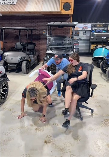 #blooper #funny #valentinesday #bestfriends #golf @Madison @Ashley @IHATERED15