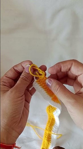 Here’s the correct way to cut yarn in the last stitch so your work stays secure and neat 🧶✂️