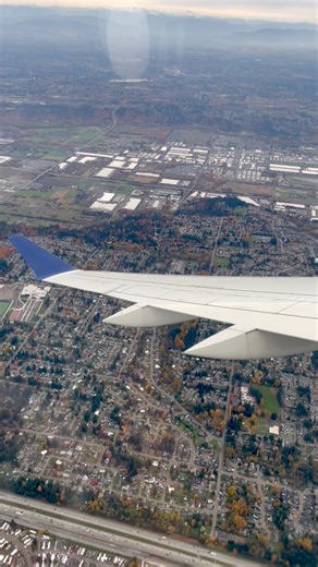 Tranquil view on a Delta A220 after takeoff from Seattle-Tacoma International Airport ✈️ SEA ✈ DEN Seat 23A Airbus A220-100 #N107DU 6 Years Old #orlandojets #fblifestyle #airbus #a220 #delta #seattle | OrlandoJets
