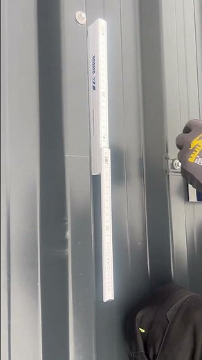Stoßschrauben setzen Trapezblechdach # spengler #trapezblech #tools #metallarbeiten