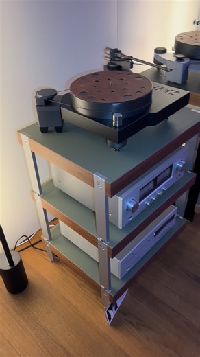 Follow me or see more at #hifi_freak. #turntables #turntableporn #turntable #turntablist #turntablism #turntablelife #turntablelife #hifi_freak #highfidelity #audiophile #hifi #highendaudio #instahifi #vintagehifistereo #audio #vintageaudio #hifistereo #hifiaudio #hifidelity #hifisystem #vintagehifi #vintagestereo #stereo #homeaudio #stereosetup #music #stereophile #soundsystem | HIFI FREAK