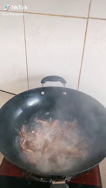 Eating Locusts: A Unique Culinary Experience