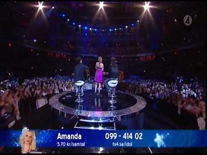 Kelly Clarkson sings Because of you