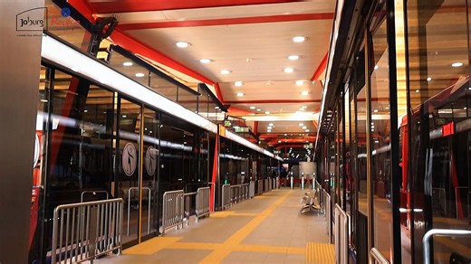 🚍💙 What a week it’s been! 💙🚍 The City of Johannesburg officially launched Rea Vaya Phase 1C(a) — marking a bold new chapter in transforming public transport across the city! This milestone connects communities from Berea and Yeoville to Alexandra, Sandton, and Greenstone through 13 modern stations, new pedestrian and cycling bridges, and dedicated BRT lanes — all part of building a smarter, greener, and more connected Johannesburg. ✨ What a week it’s been for public transport and for the peo