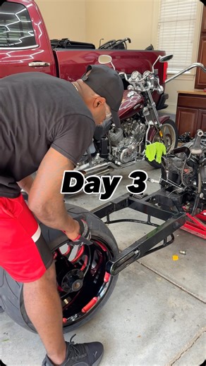 @ds_nutsandbolts | World‘s first stretched softail Harley.#HarleyDavidson #HarleySoftail #SoftailBuild #CustomMotorcycle #BikeBuild #BikeOfTheDay #BikerLife... | Instagram