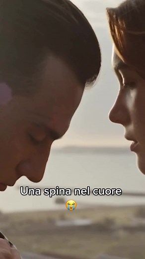 Scena del bacio esclusiva di Mare Fuori 3 su RaiPlay
