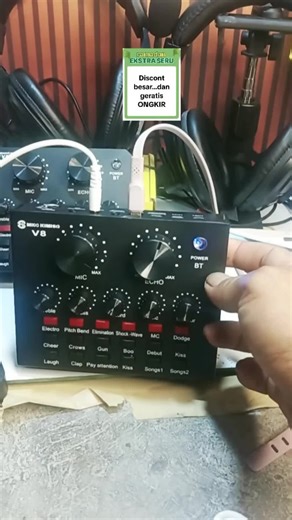 Soundcard v8 Mixer External Sound card V8 Audio Microphone Singing Live Plastik Sound Effect Computer Elektronik Komputer Laptop