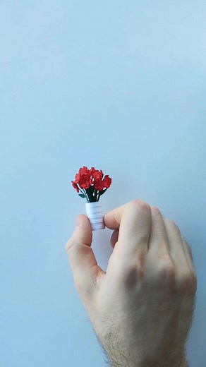 mini roses made from cardstock🌹✂️ let me know what else you'd like to see for V day down below 👇🏼 #cricut #valentinescrafts #papercraft #cricutprojects #cricuttutorials