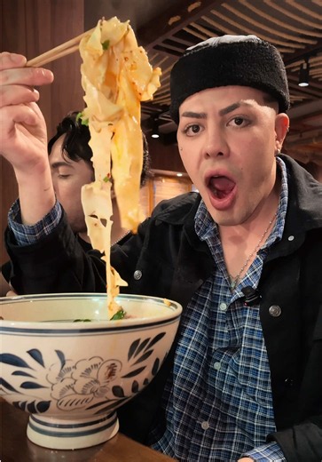 Noodles com costela no Noodle Inn Soho London — melhor comida em Landaaan