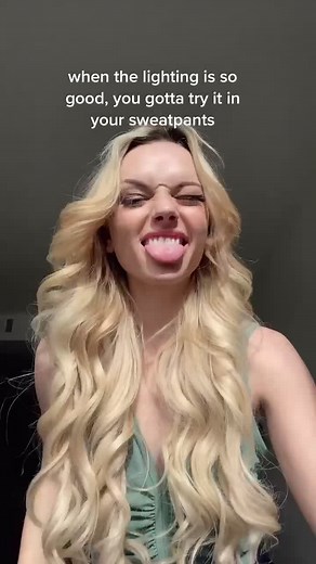 moving into my new apartment today 💃🏻 I want to try this again in a cosplay but don’t know which one haha #TrulyGlowingSelfieLove #saltlakecity#loki