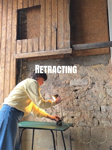 POV: Gently Retracting the Mobilette M-77B For Sale: Mobilette M-77B Space Age Lamp – €90 Vintage Space Age lamp designed in Japan by Mobilite Inc., patented in Great Neck, NY. A stunning example of 1960s Japanese craftsmanship and futuristic design. Details: Price: €90 Height: 40 cm (adjustable in 6 cm increments) Diameter: 7 cm at the top, 8 cm at the base Condition: Excellent vintage condition Shipping: Carefully packed, worldwide delivery available Contact: Please send a private message for 