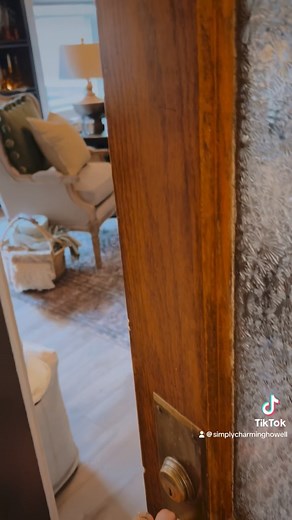 Our cozy room received a little Spring upgrade 🌿✨ What do you think? Always remember to check out our second floor while shopping at Simply Home! . . #homedecor #decor #homegoods #decorate #style #home #house #boutique #spring #howell #michigan | simplycharminghowell